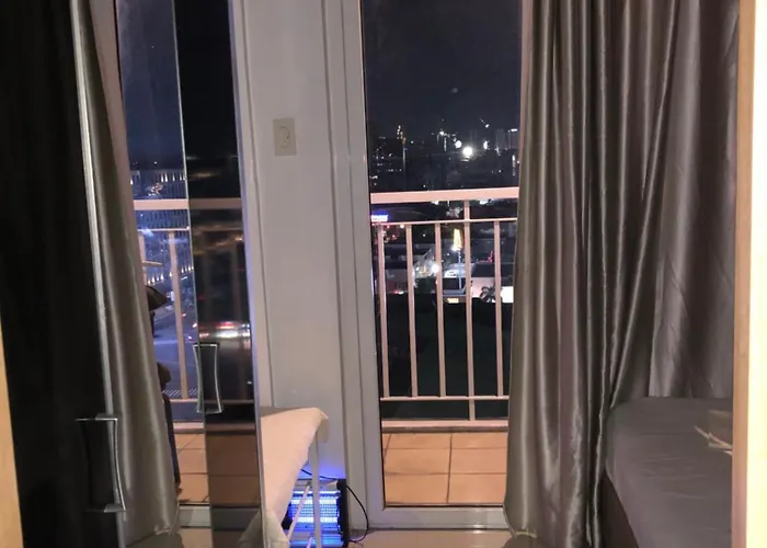 Apartment Shell Residences Moa Pasay